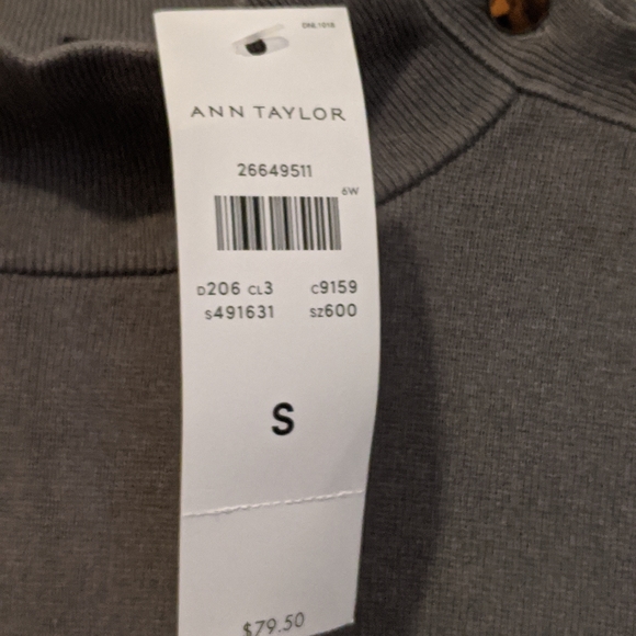 NWT Ann Taylor SHOULDER BUTTON TURTLENECK SWEATER IN HEATHER SLEEK SILVER - Picture 2 of 3